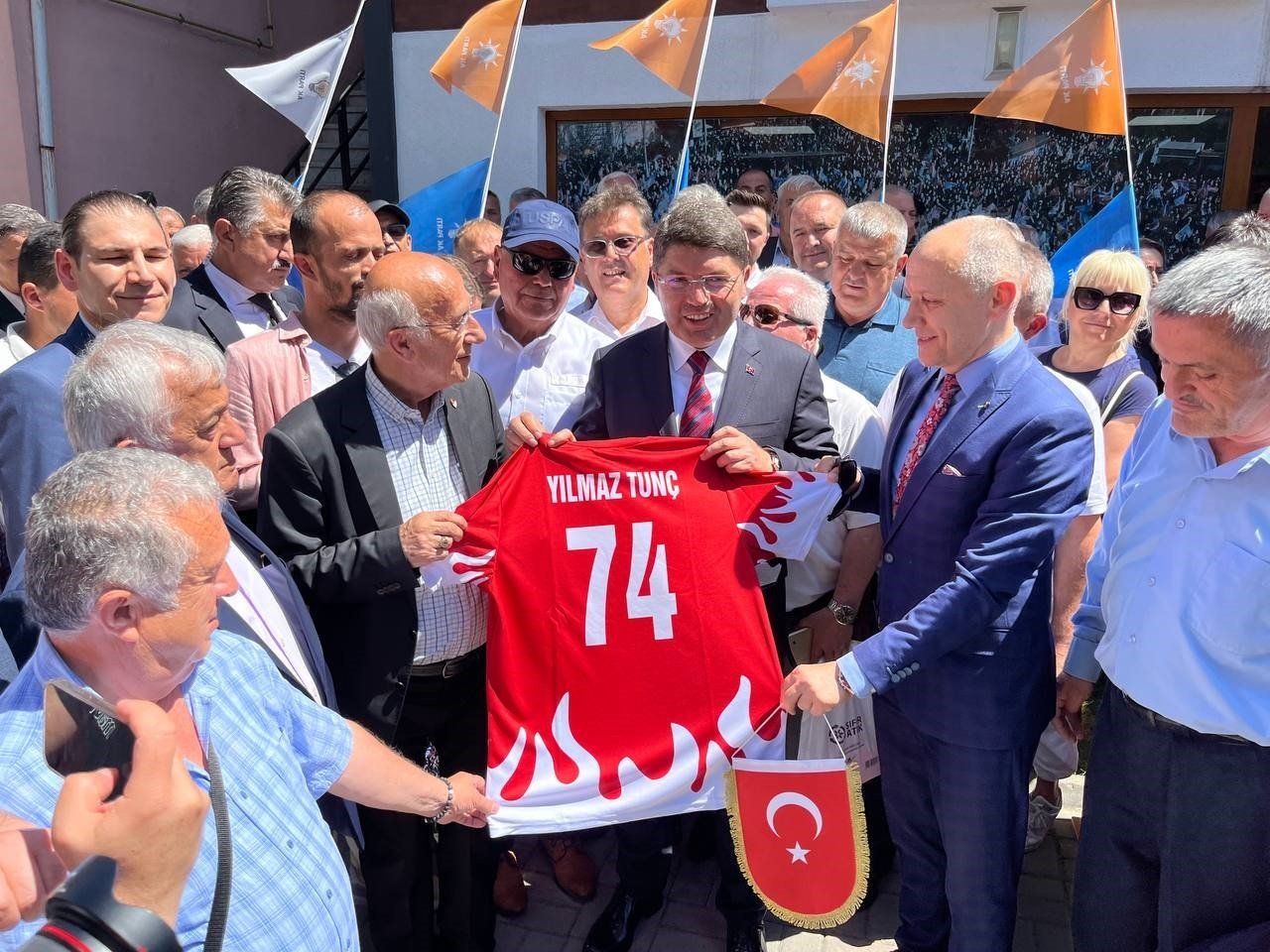 Bakan Tunç, “Parlamenter sistemin yol açtığı krizlerle çok zaman kaybettik”