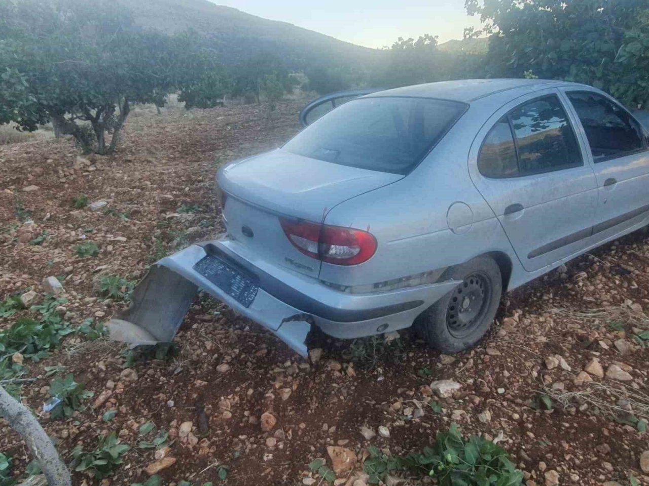 Gölbaşı’nda otomobil yoldan çıkarak devrildi: 5 yaralı