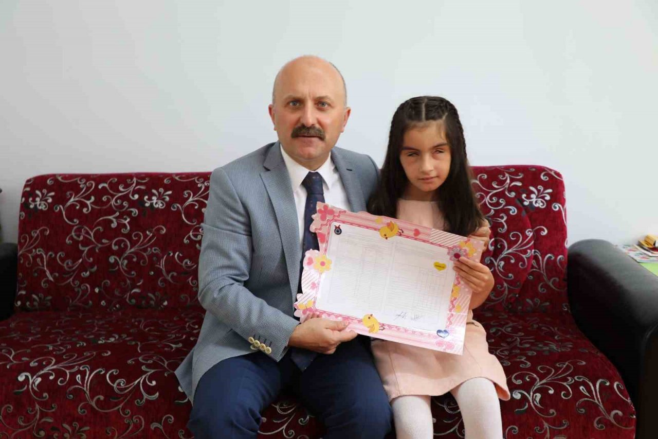 Ağrı’da 154 bin öğrenci karne aldı