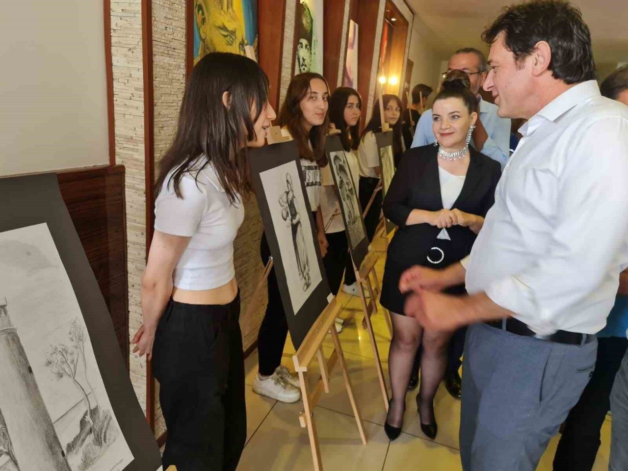 İlk üniversite harçlıklarını sanattan kazanacaklar