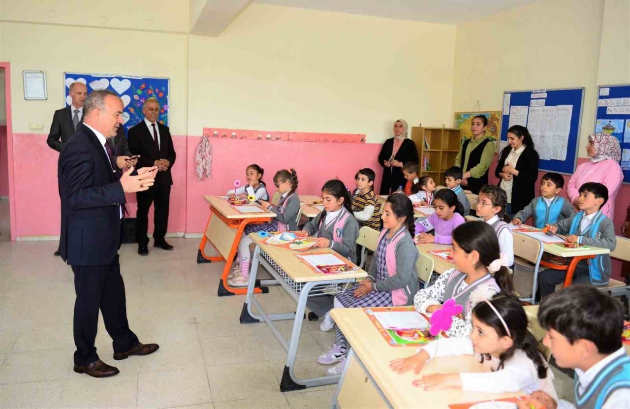 Ardahan’da öğrencilerin karne heyecanı