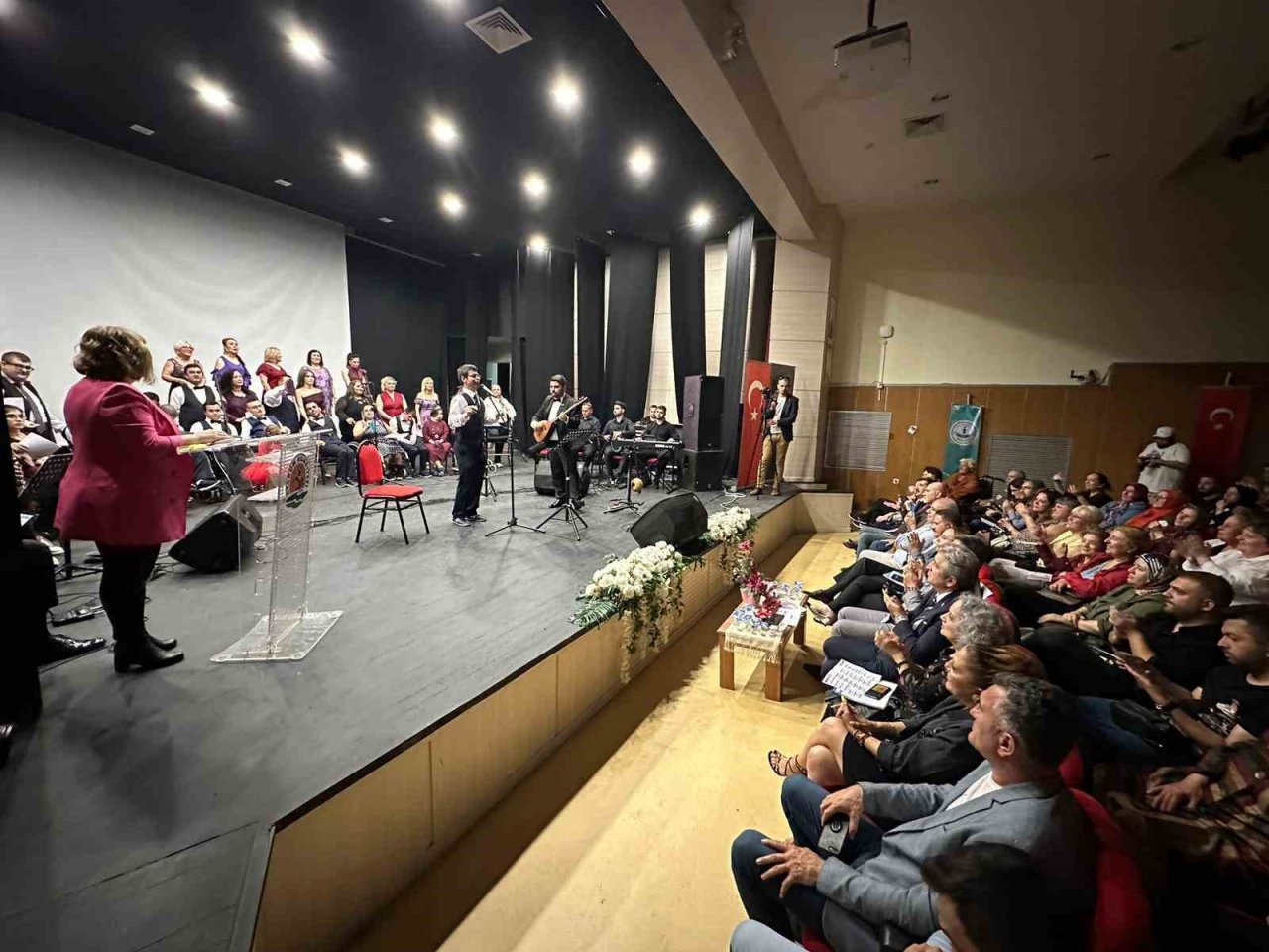 Engellilerin oluşturduğu korodan unutulmaz konser