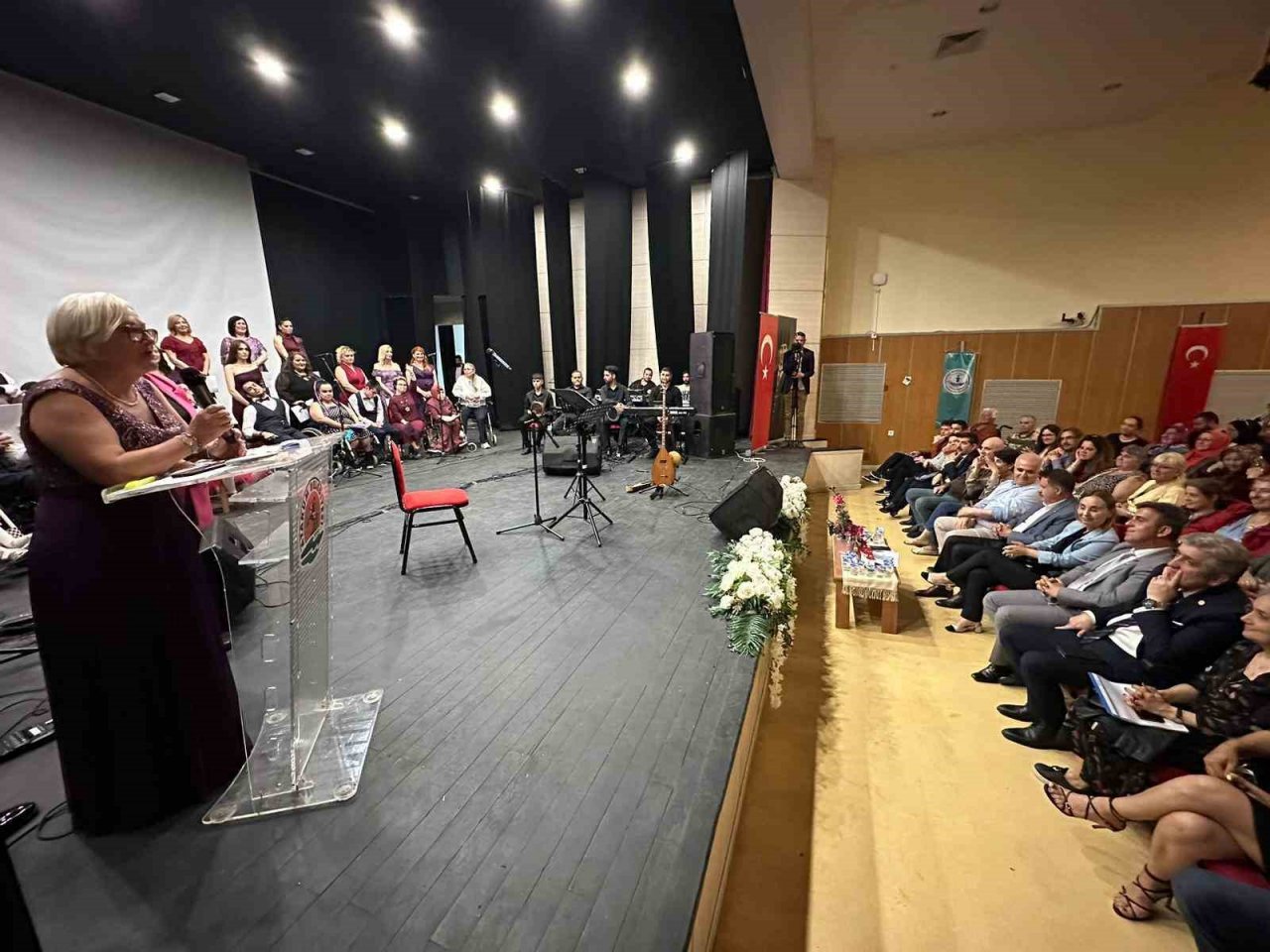 Engellilerin oluşturduğu korodan unutulmaz konser