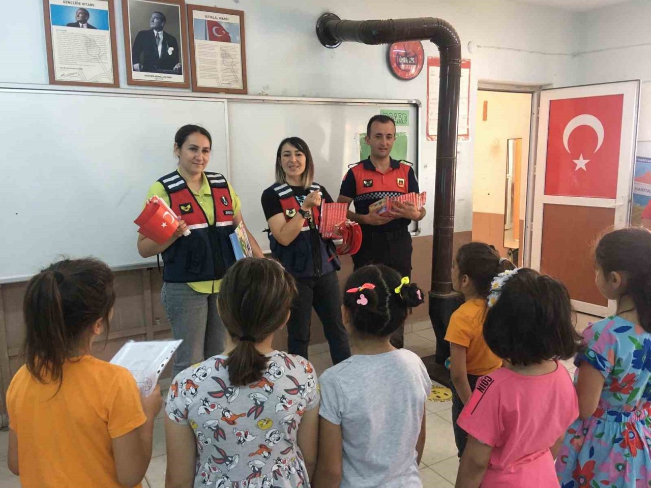 Aydın’da öğrencilere yaz tatilinde güvenli internet kullanımı anlatıldı