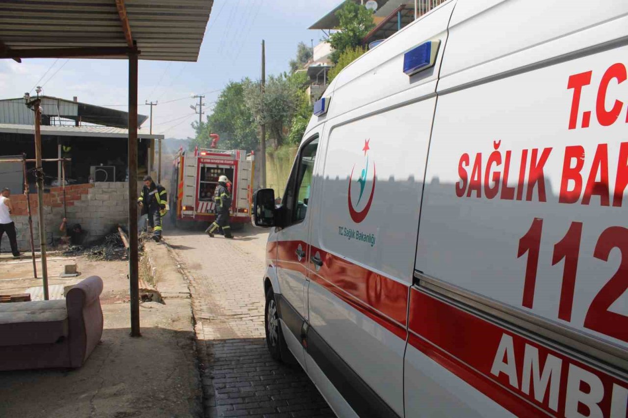 Mahalle sakinlerinin dikkati yangının büyümesinin önüne geçti