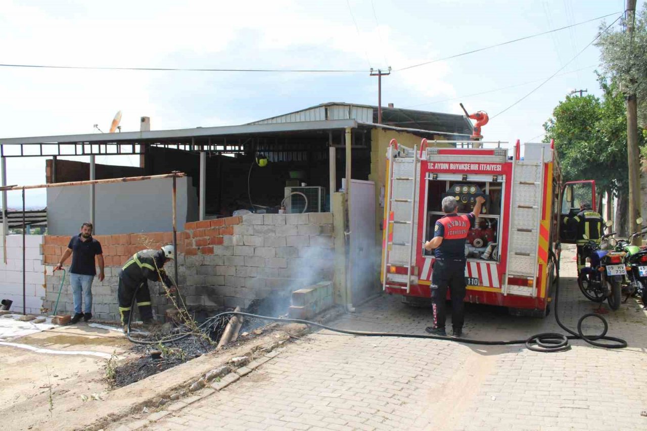 Mahalle sakinlerinin dikkati yangının büyümesinin önüne geçti