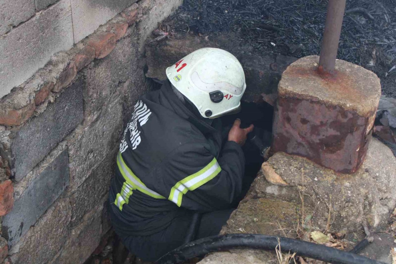 Mahalle sakinlerinin dikkati yangının büyümesinin önüne geçti