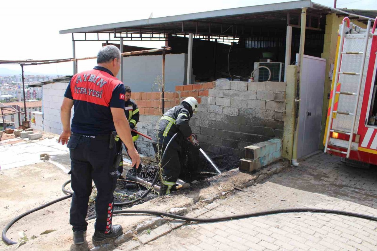 Mahalle sakinlerinin dikkati yangının büyümesinin önüne geçti