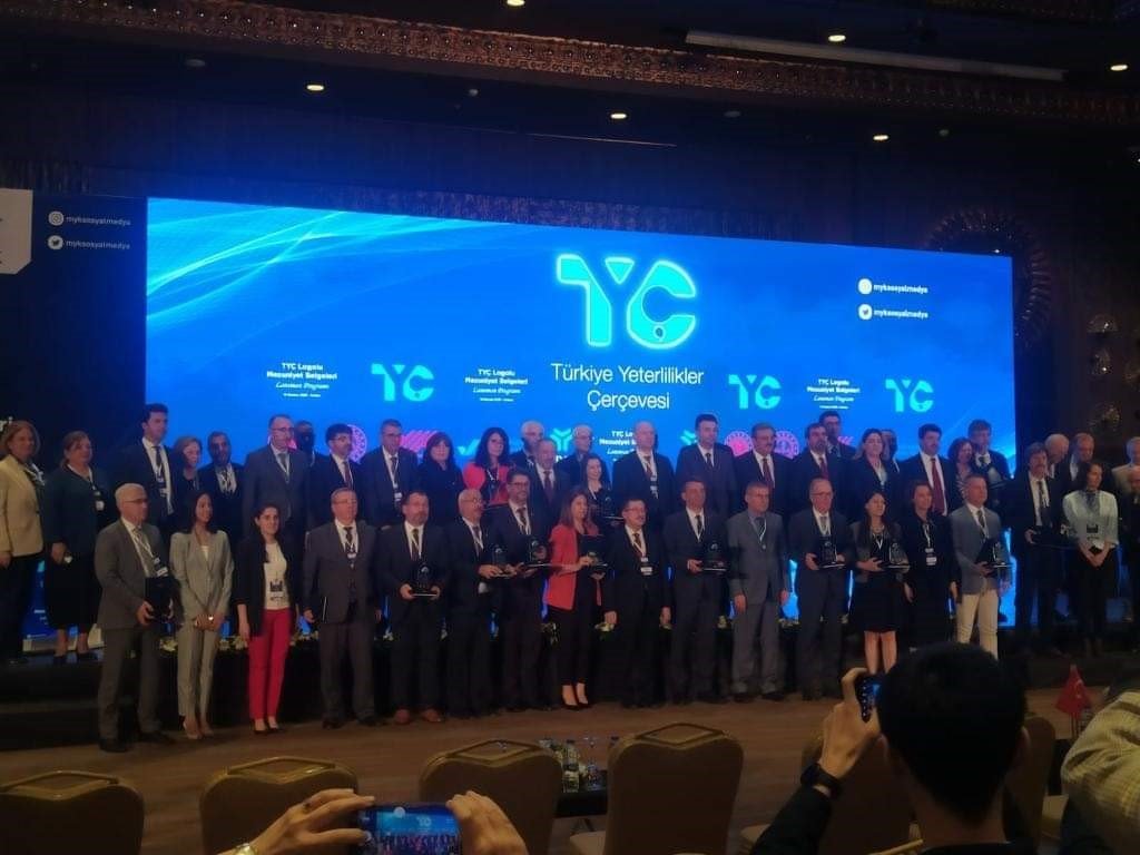 Balıkesir Üniversitesi mezunlarına Avrupa kapısı açılıyor