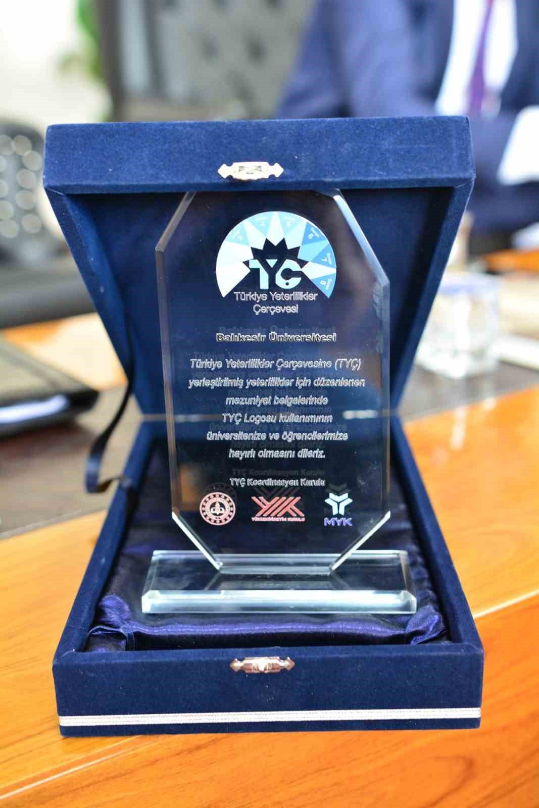 Balıkesir Üniversitesi mezunlarına Avrupa kapısı açılıyor