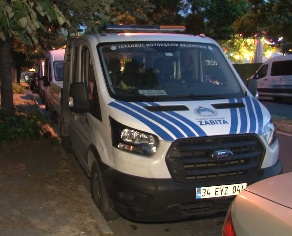 Beylikdüzü’nde İBB zabıtaları ile Gürpınar Spor Kulübü arasında tadilat krizi