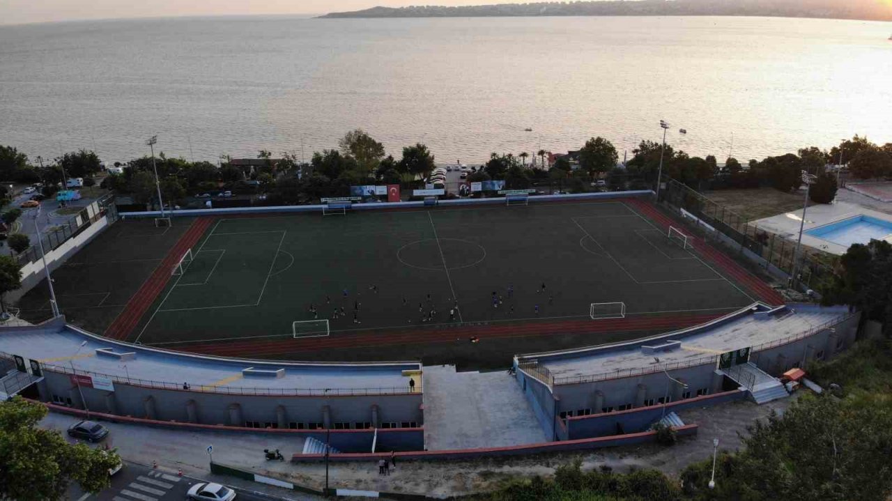 Beylikdüzü’nde İBB zabıtaları ile Gürpınar Spor Kulübü arasında tadilat krizi