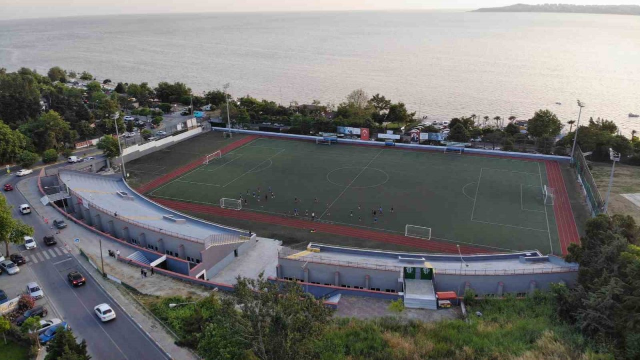 Beylikdüzü’nde İBB zabıtaları ile Gürpınar Spor Kulübü arasında tadilat krizi