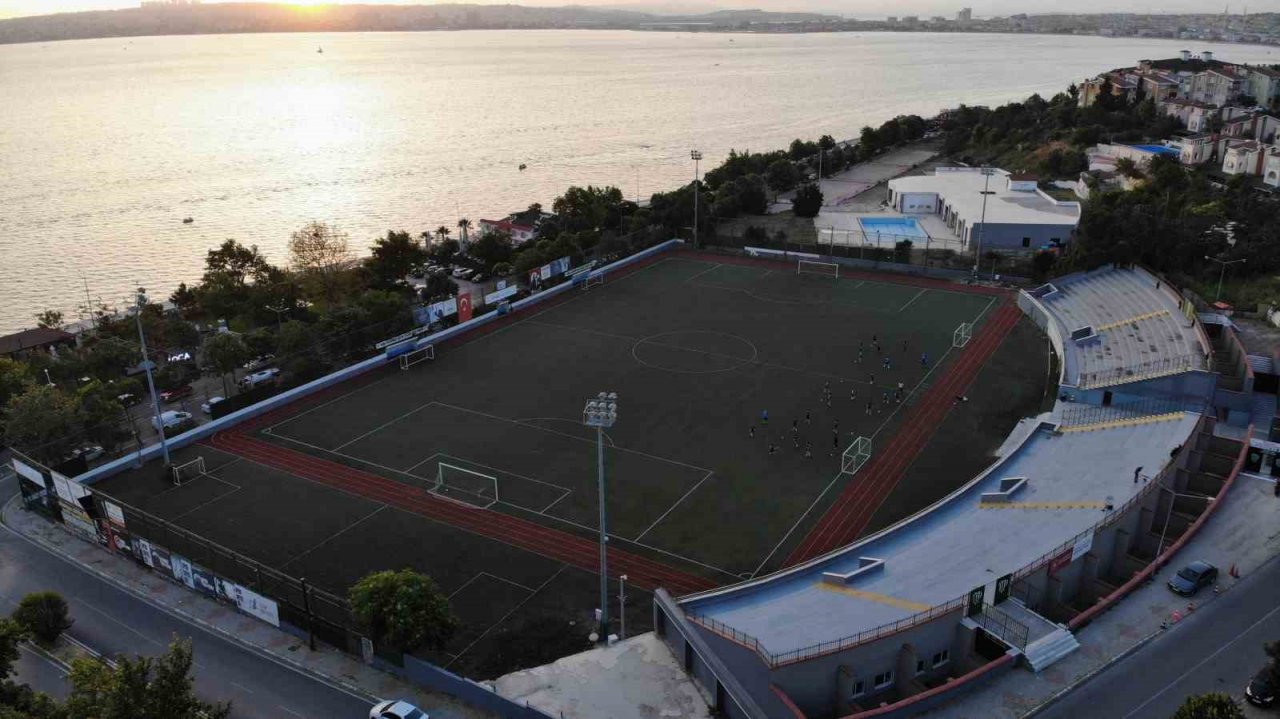 Beylikdüzü’nde İBB zabıtaları ile Gürpınar Spor Kulübü arasında tadilat krizi