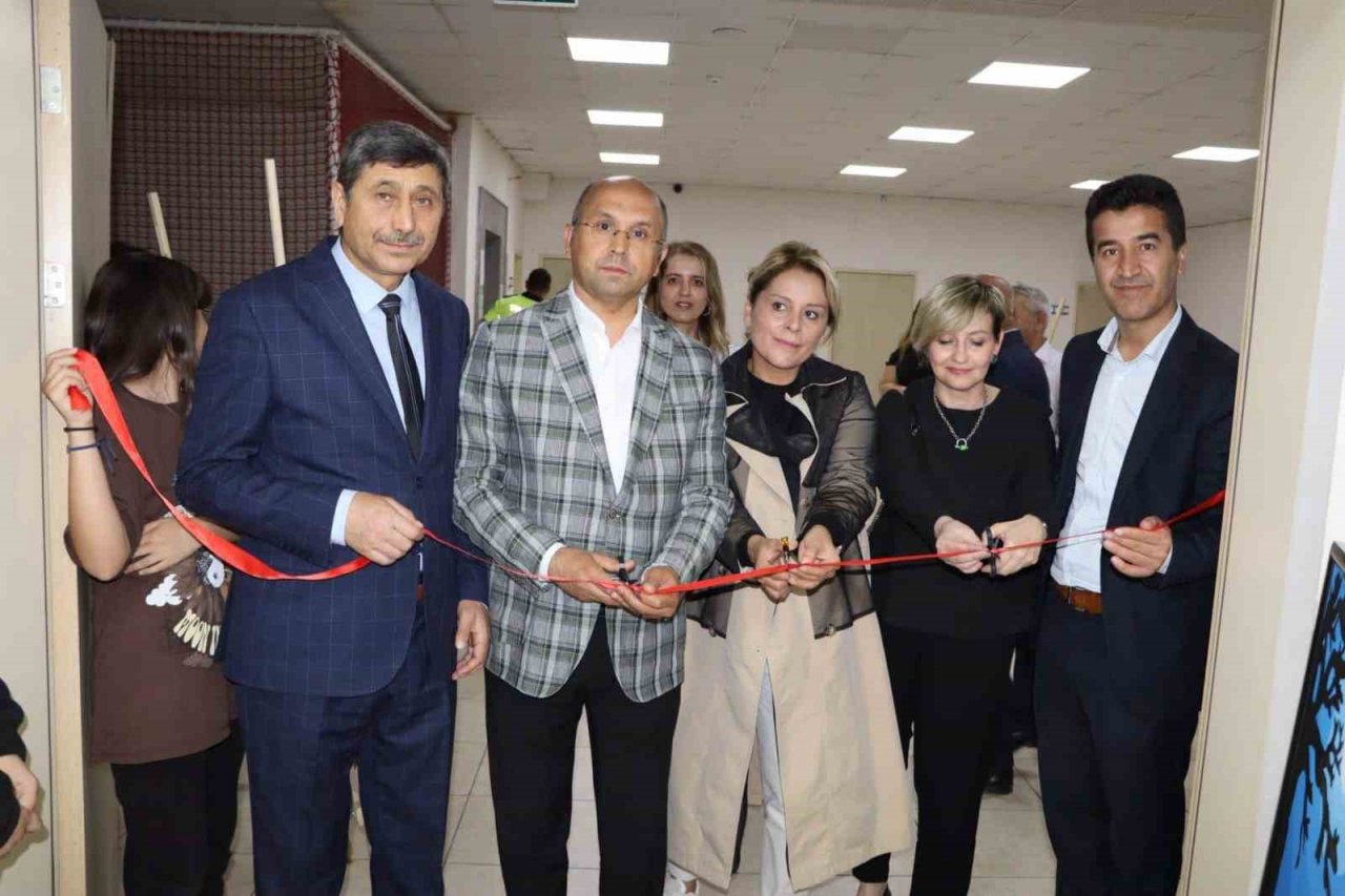 Teknolojiden sanata dair her şey bu öğrencilerin sergisinde bir araya geldi