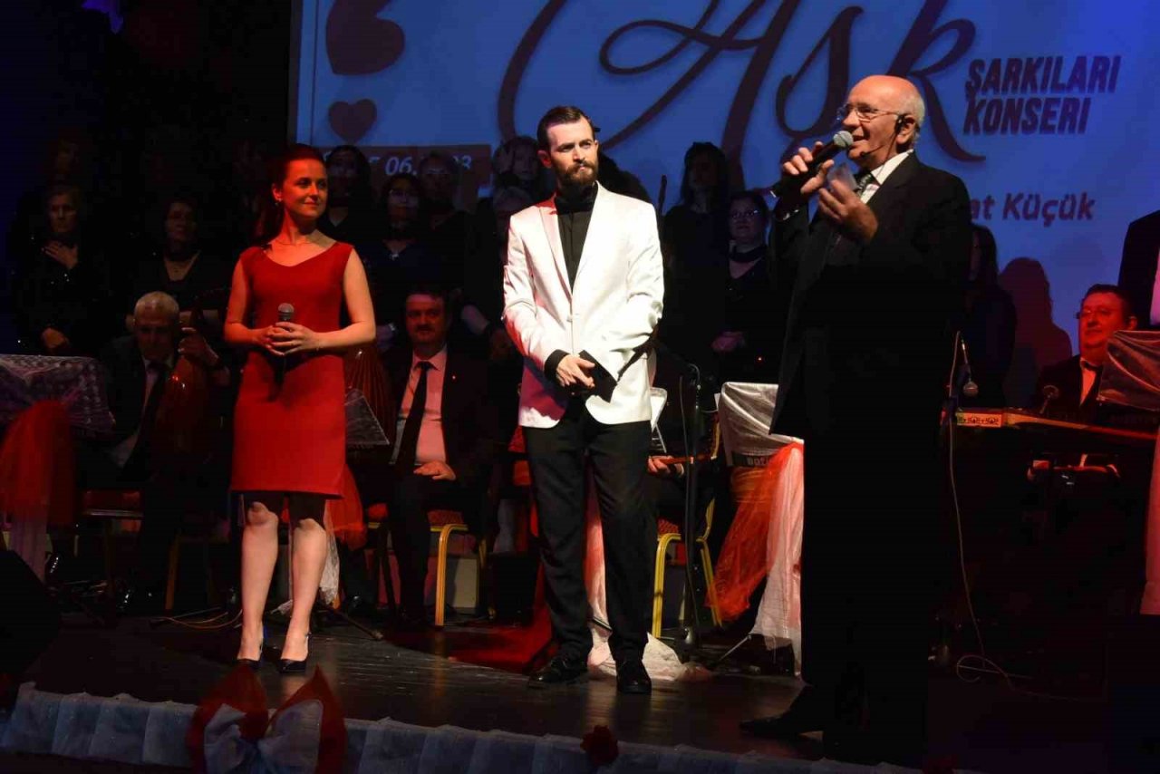 Bozüyük’te “Aşk Şarkıları” yankılandı