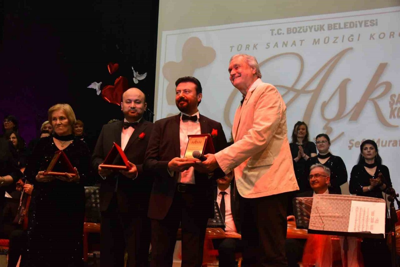 Bozüyük’te “Aşk Şarkıları” yankılandı