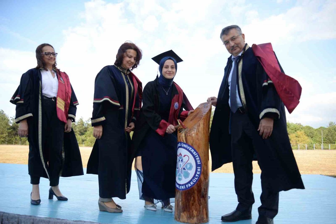 Sağlık ordusunun yeni neferleri belgelerini aldı