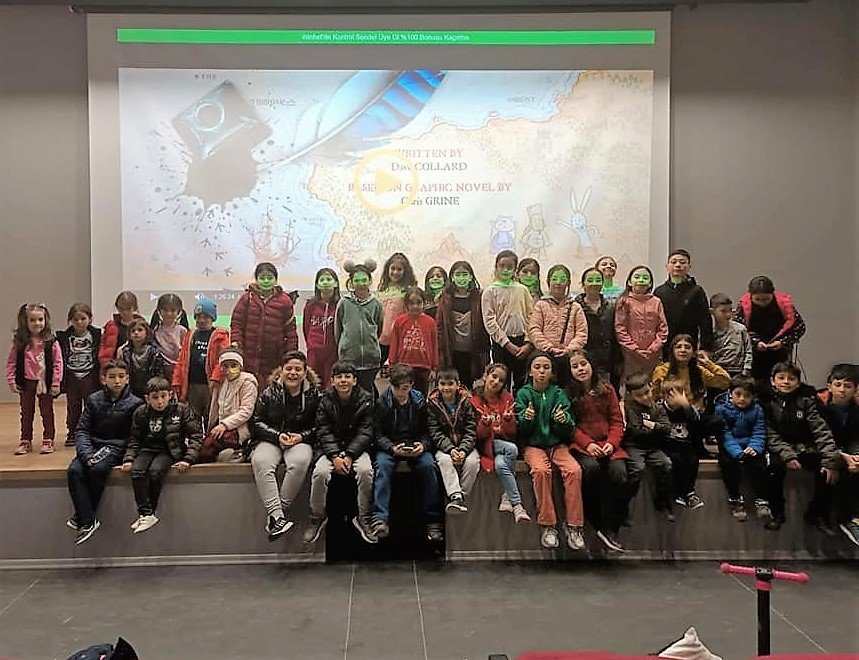 Başkan Arslan karne alan öğrencileri sinema hediyesiyle sevindirdi