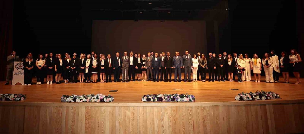 Denizli OSB Teknik Koleji gala gecesi renkli görüntülere sahne oldu