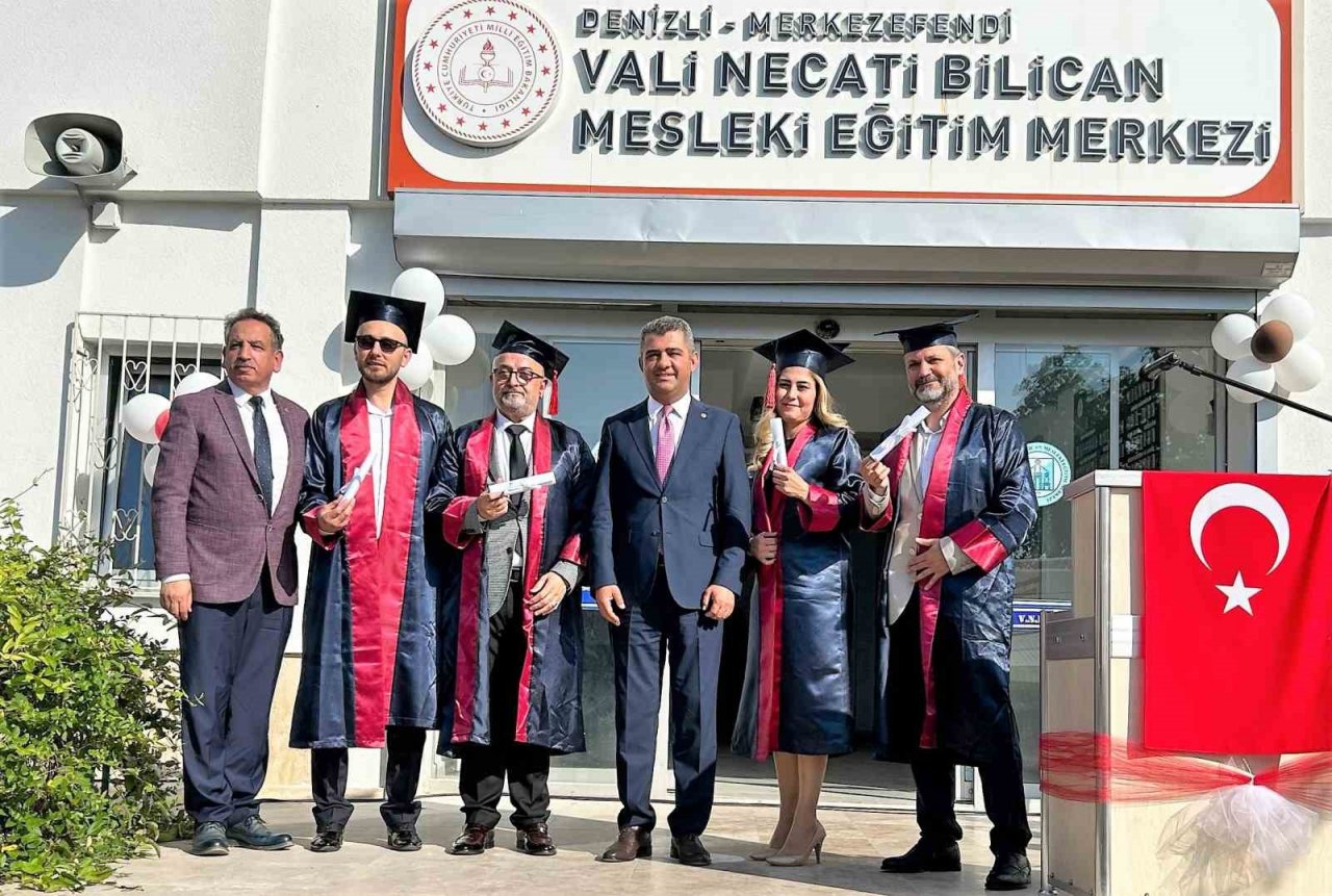 Yarım asır sonra gelen diploma sevinci