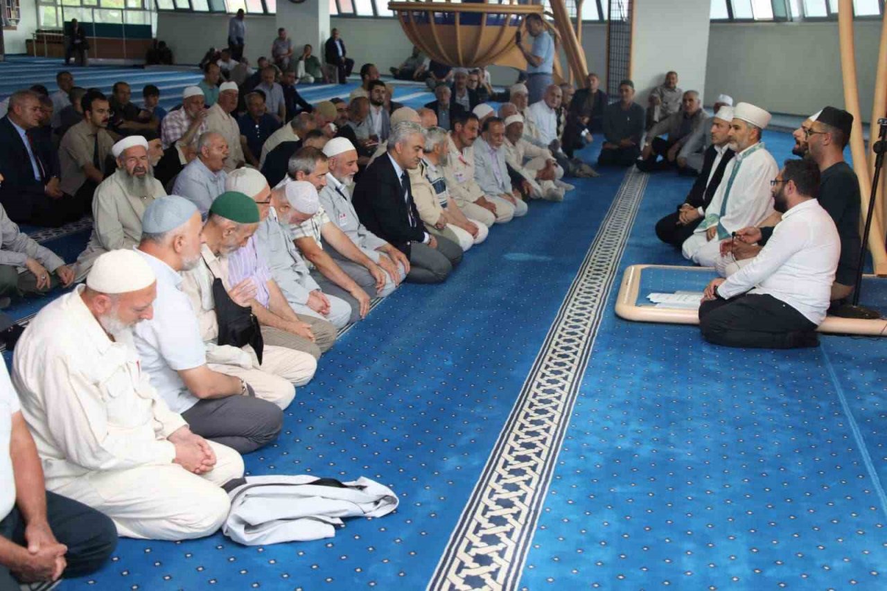 Hacı adayları uğurlandı