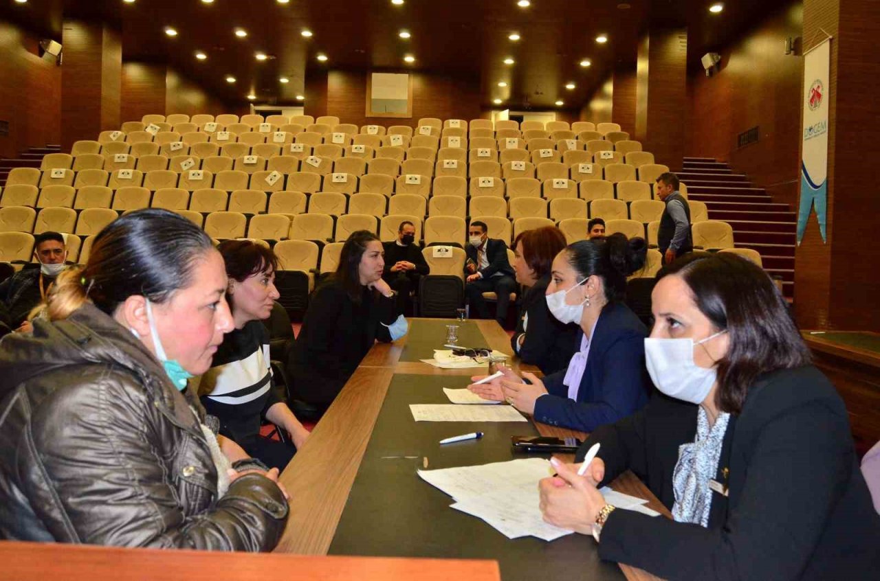 ‘Kariyer Ofisi’ istihdama katkı sağlıyor