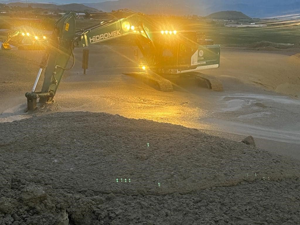 Erzincan’da sağanak sonrası derelerden sel geldi