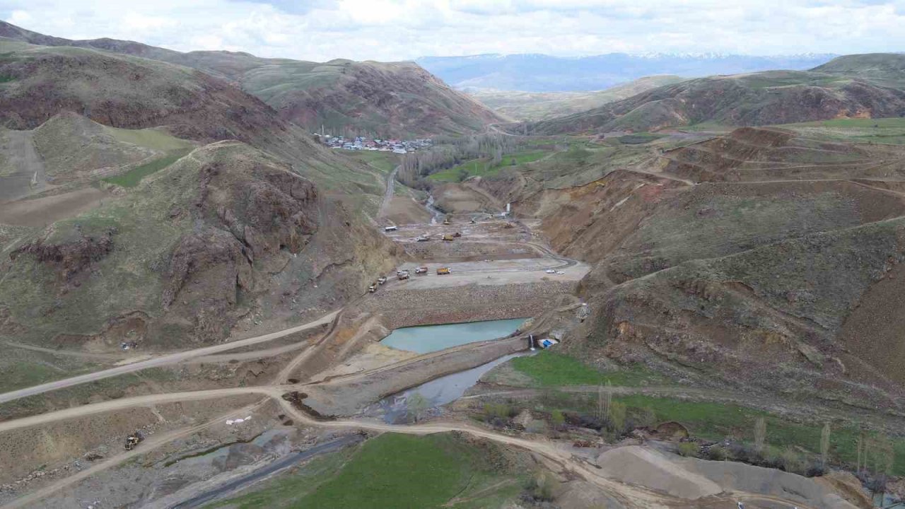 Narman Şehitler Barajında çalışmalar sürüyor