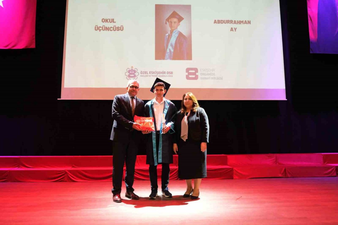 Özel EOSB Meslek Lisesi, Cumhuriyetin 100’üncü yılında ilk 100 öğrencisini mezun etti