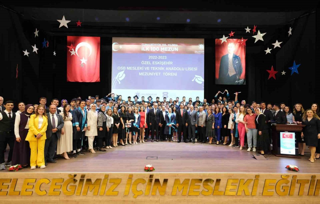 Özel EOSB Meslek Lisesi, Cumhuriyetin 100’üncü yılında ilk 100 öğrencisini mezun etti