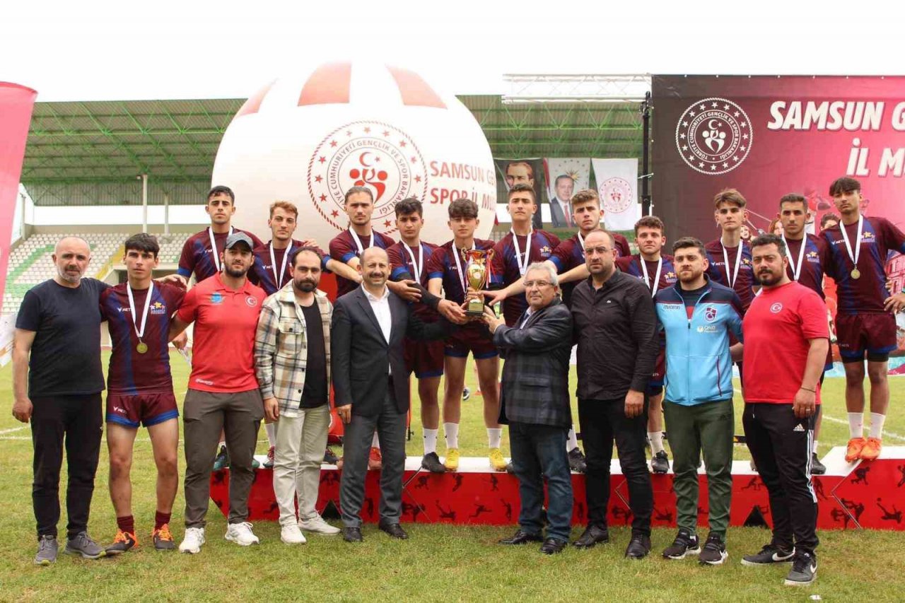 Araklı İdman Yurdu Ragbi Takımı Türkiye ikincisi oldu