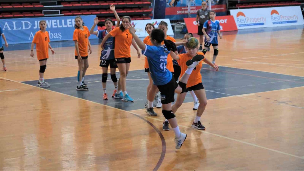 Minikler hentbol Türkiye şampiyonası sona erdi