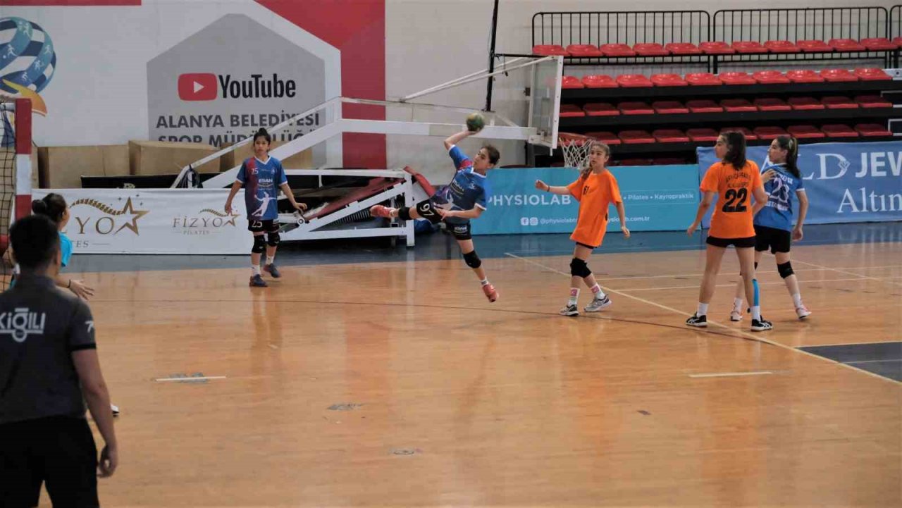 Minikler hentbol Türkiye şampiyonası sona erdi