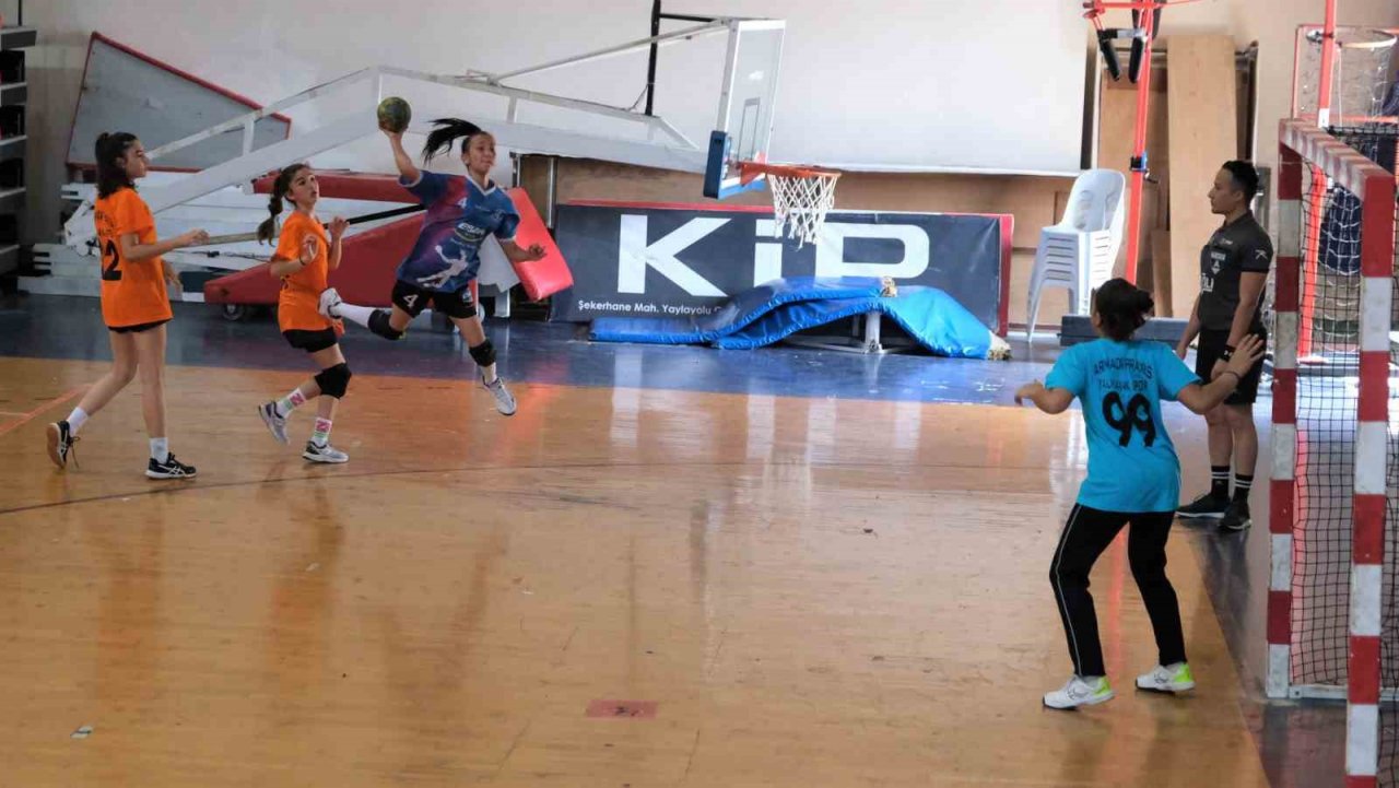 Minikler hentbol Türkiye şampiyonası sona erdi