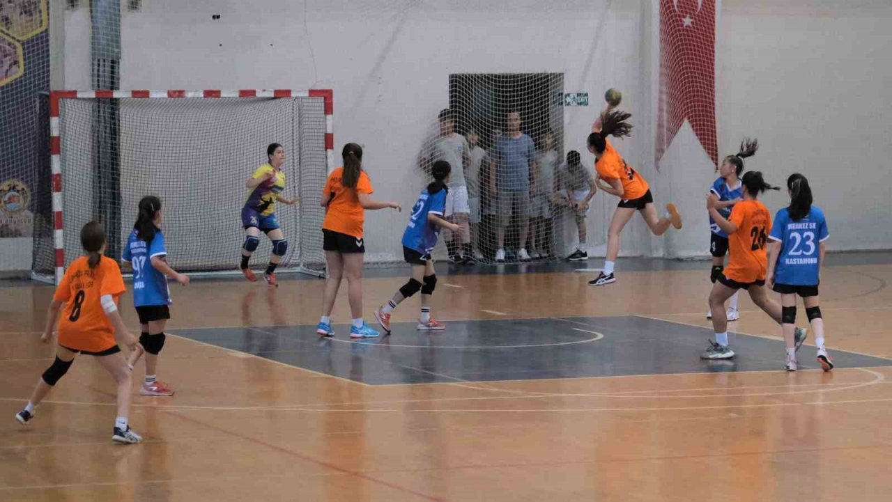 Minikler hentbol Türkiye şampiyonası sona erdi