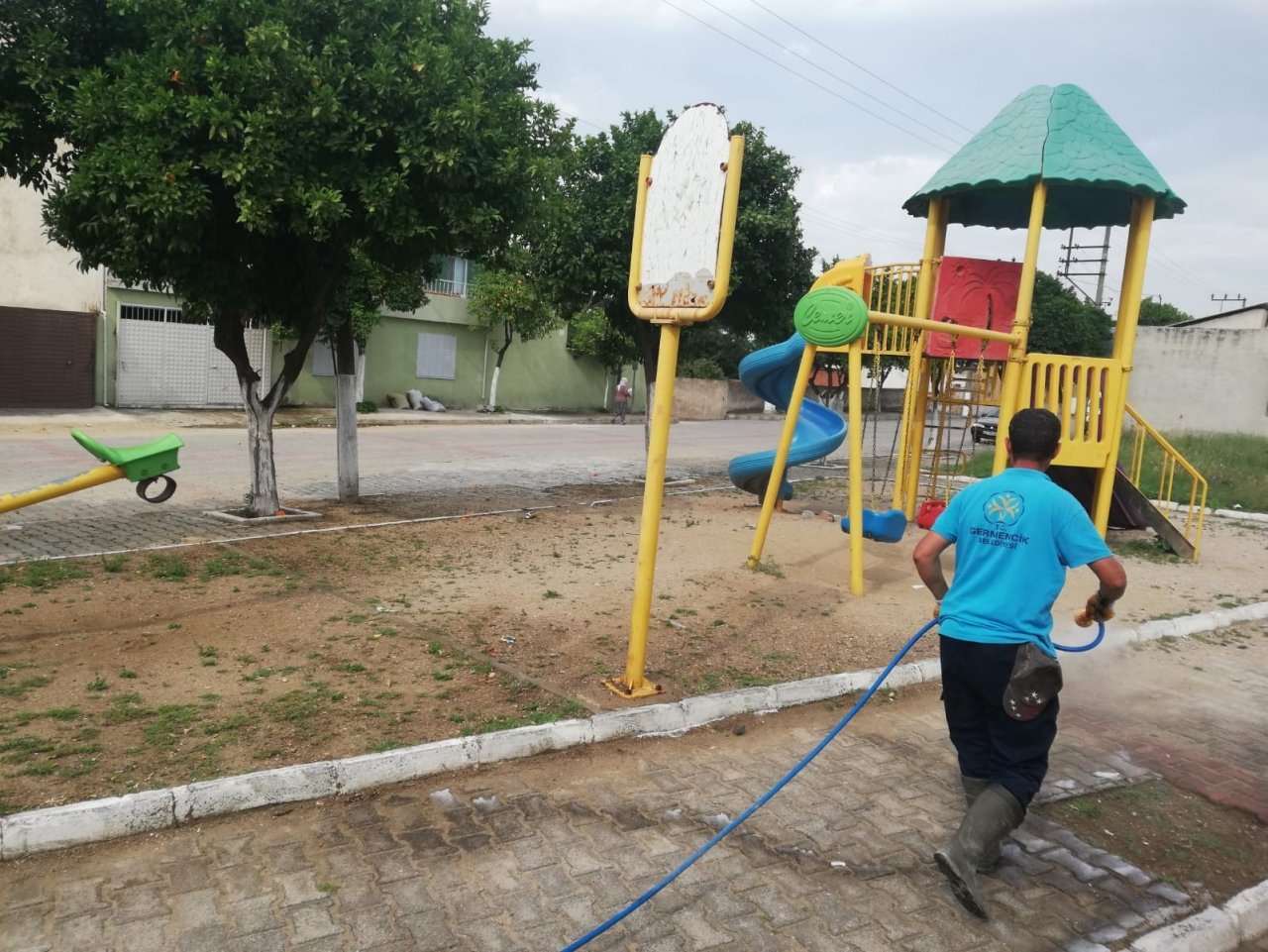 Germencik Belediyesi ekipleri ilçe genelinde çalışmalarını sürdürüyor