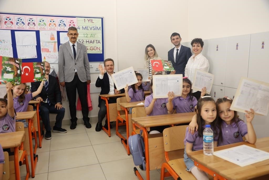 Giresun’da 65 bin öğrenci karne heyecanı yaşadı