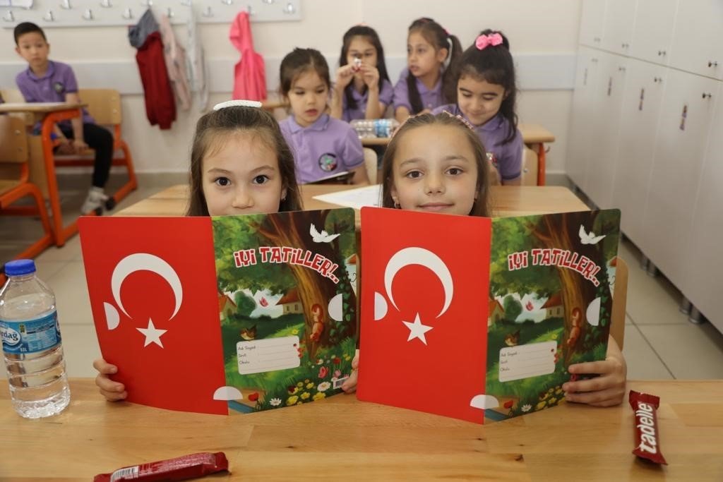 Giresun’da 65 bin öğrenci karne heyecanı yaşadı