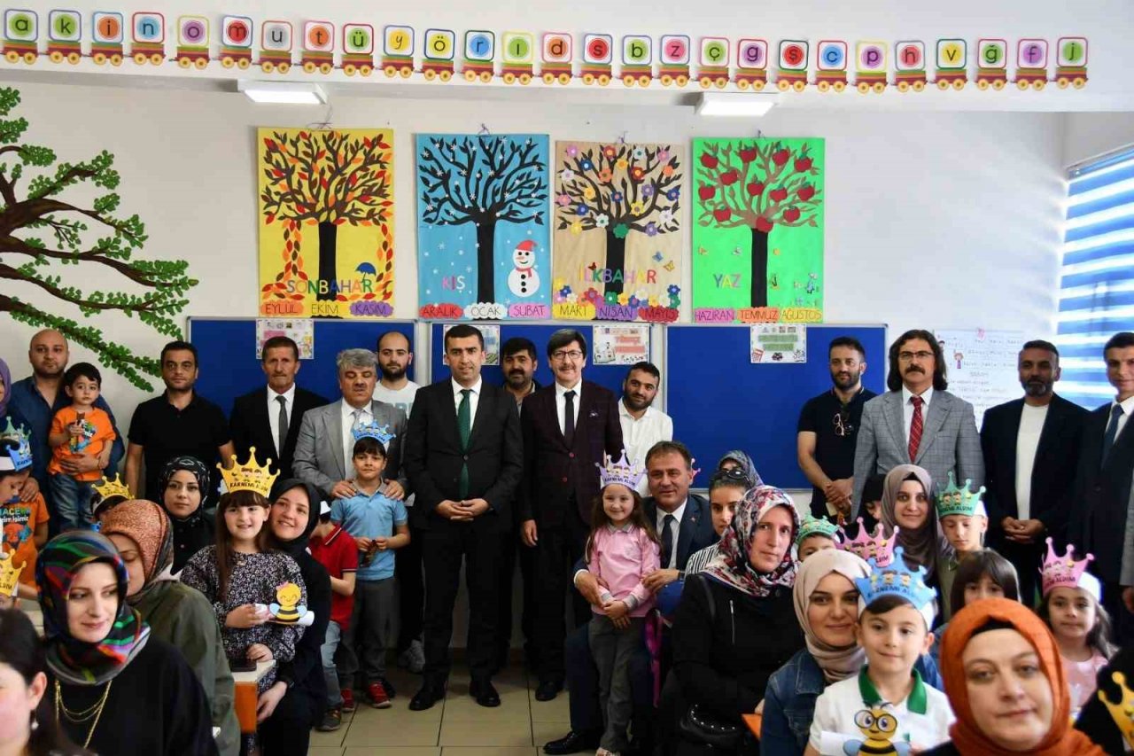 Gümüşhane’de 18 bin 883 öğrenci karne sevinci yaşadı