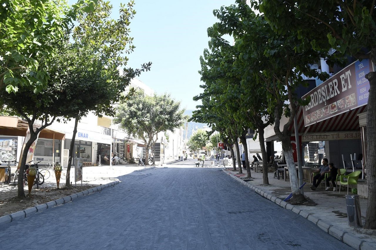 Güzelçamlı Mahallesi’nde çalışmalar sürüyor