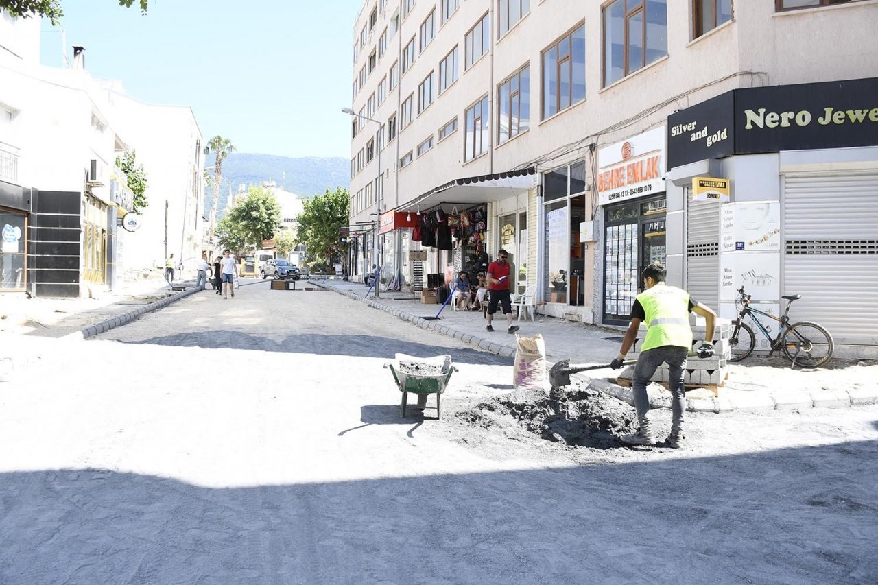 Güzelçamlı Mahallesi’nde çalışmalar sürüyor