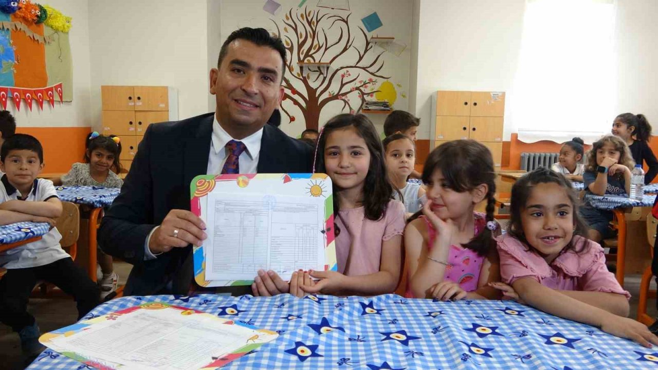 Yüksekova’da karne heyecanı