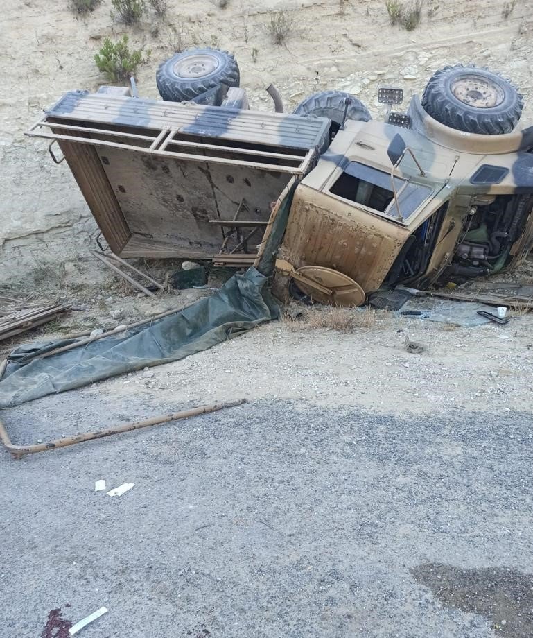 Hatay’da askeri araç devrildi: 4 yaralı