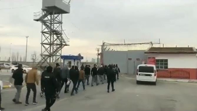 Bakan Yerlikaya: “Aranan şahıslar uygulamasında 3 bin 97 şahıs yakalandı, 16 kayıp bulundu”