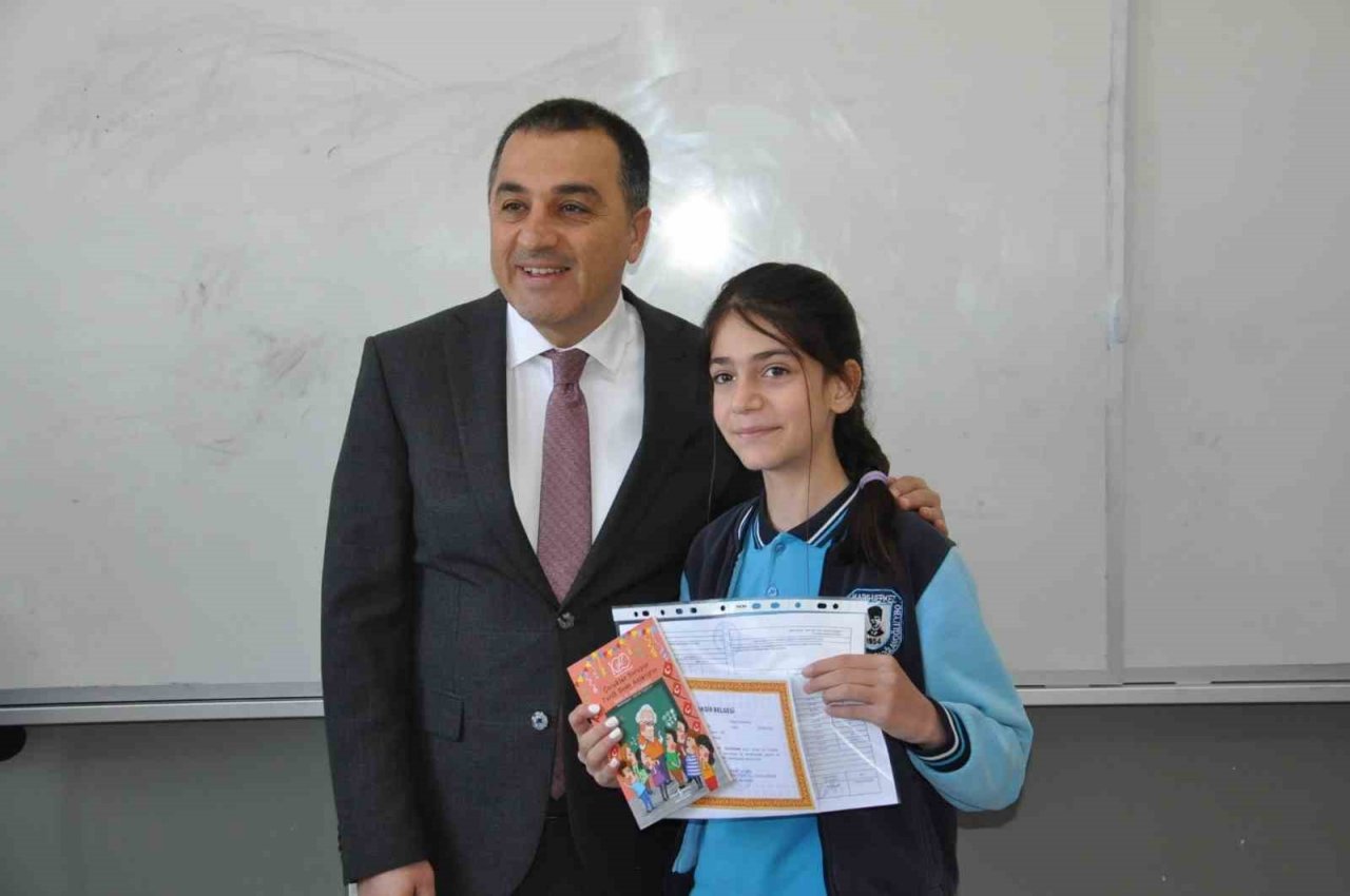 Kars’ta 60 bin öğrenci karne aldı