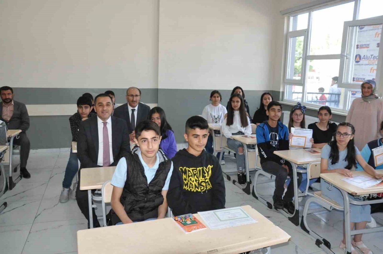 Kars’ta 60 bin öğrenci karne aldı