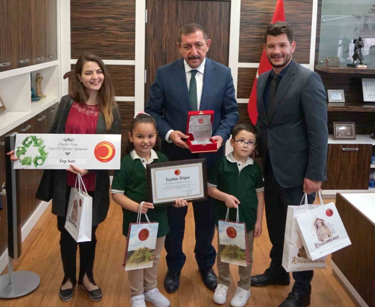 Kastamonu’da öğrenciler 1,5 tondan fazla atık pilin doğayı kirletmesini önledi