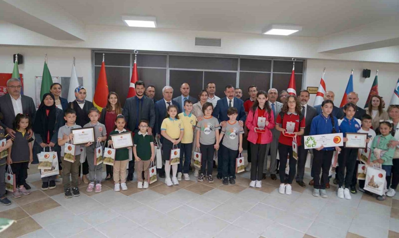 Kastamonu’da öğrenciler 1,5 tondan fazla atık pilin doğayı kirletmesini önledi