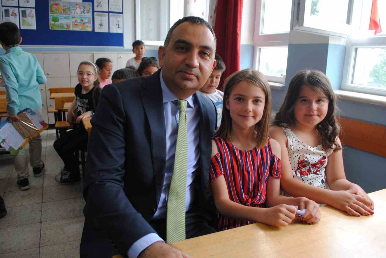 Eğirdir’de 4 bin 600 öğrenci karne sevinci yaşadı